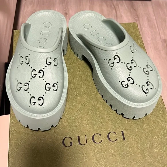 Crocs sales gucci shoes